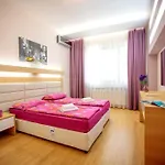 Hight Tech Super Center Apartment