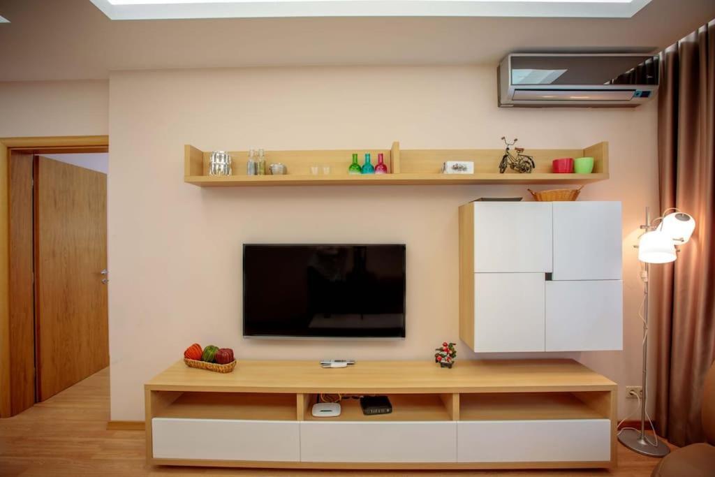 Hight Tech Super Center Apartemen