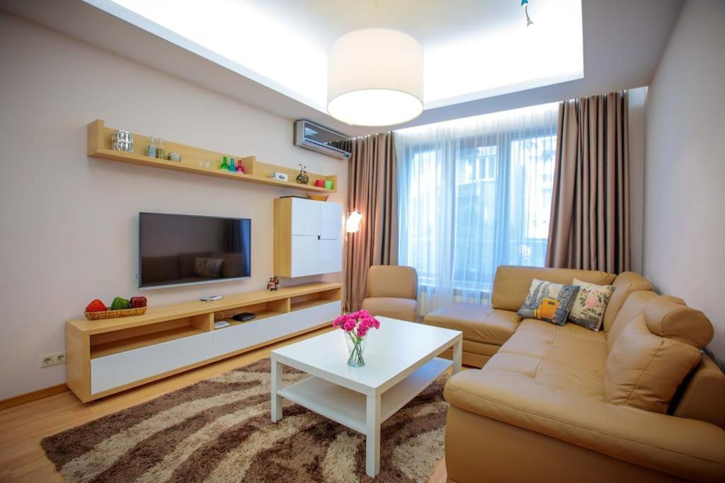 Apartemen Hight Tech Super Center